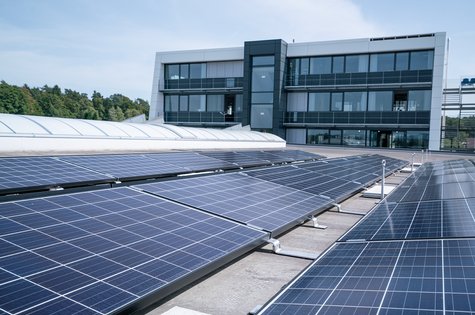 Solaranlage auf Firmengebäude